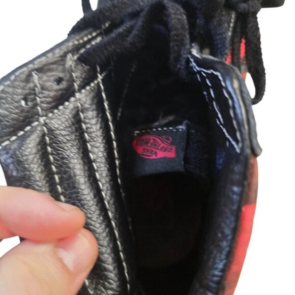 🛹VANS SK8-Hi Reissue X Stranger Things Shoes Black Sz 13 “Friends Don't Lie” - Picture 9 of 9